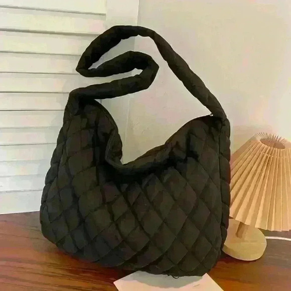 Handbags - Trendy Cloud Padded Puffer Crossbody Bag